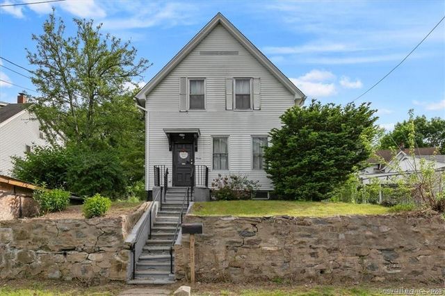 7 Swan Avenue, Norwich, CT 06360