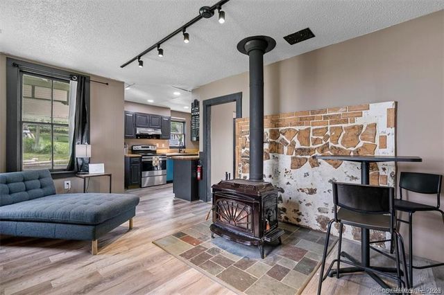 7 Swan Avenue, Norwich, CT 06360