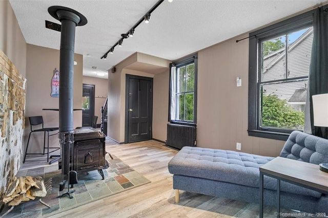 7 Swan Avenue, Norwich, CT 06360