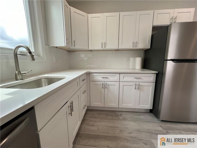 588 Livingston Avenue 2B, North Brunswick, NJ 08902