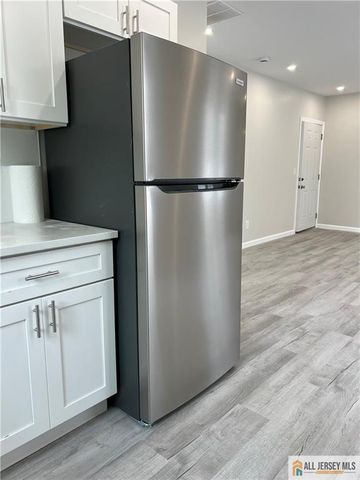 588 Livingston Avenue 2B, North Brunswick, NJ 08902