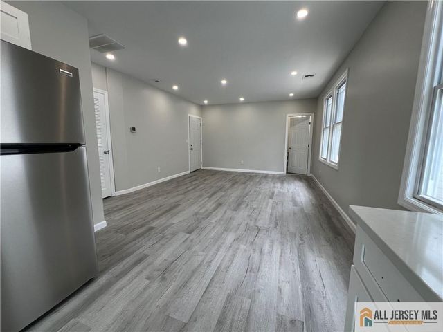 588 Livingston Avenue 2B, North Brunswick, NJ 08902