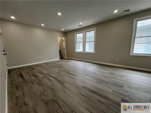 588 Livingston Avenue 2B, North Brunswick, NJ 08902
