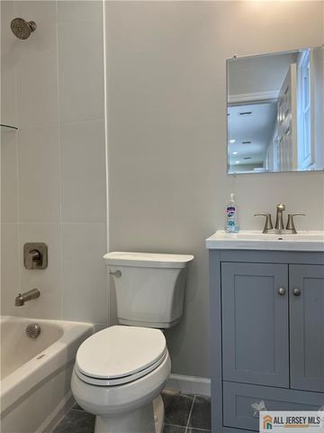 588 Livingston Avenue 2B, North Brunswick, NJ 08902