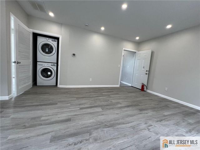 588 Livingston Avenue 2B, North Brunswick, NJ 08902