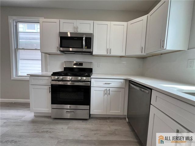 588 Livingston Avenue 2B, North Brunswick, NJ 08902