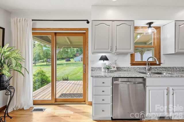 73 Rivercrest Court, Canton, NC 28716