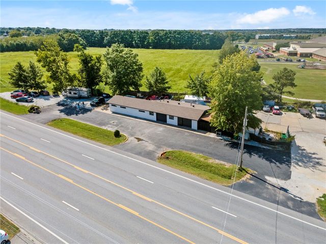 926 N Bloomington Street, Lowell, AR 72745