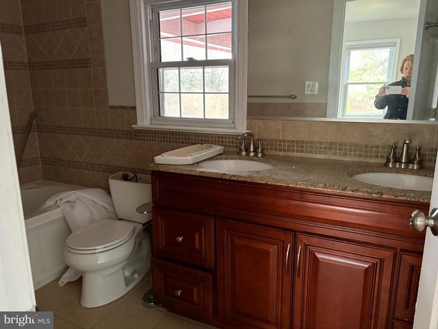 58 LAUREL CIR, Malvern, PA 19355