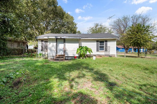 1815 W 10th Avenue, Corsicana, TX 75110