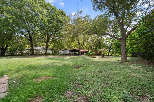 1815 W 10th Avenue, Corsicana, TX 75110