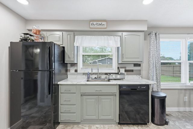3331 Kirkfield Drive, Fort Wayne, IN 46815