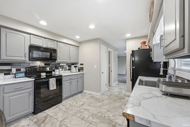 3331 Kirkfield Drive, Fort Wayne, IN 46815