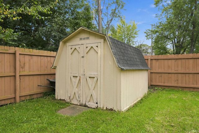 3331 Kirkfield Drive, Fort Wayne, IN 46815
