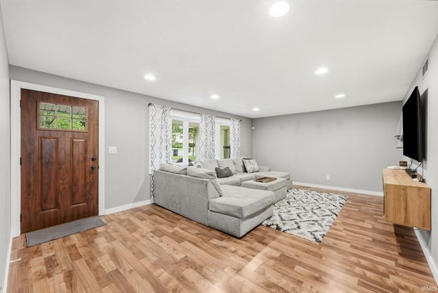 3331 Kirkfield Drive, Fort Wayne, IN 46815