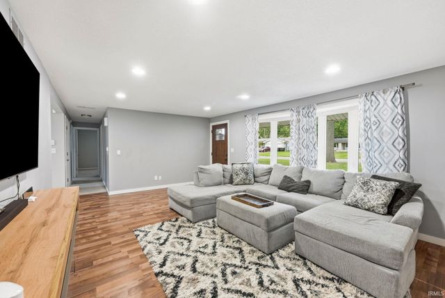 3331 Kirkfield Drive, Fort Wayne, IN 46815