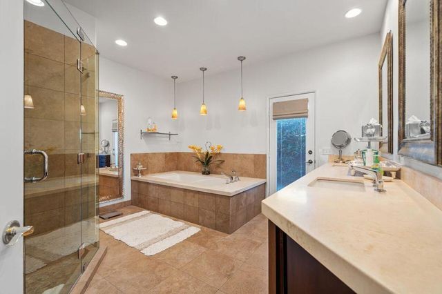 28 White Sun Way, Rancho Mirage, CA 92270