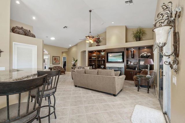 28 White Sun Way, Rancho Mirage, CA 92270