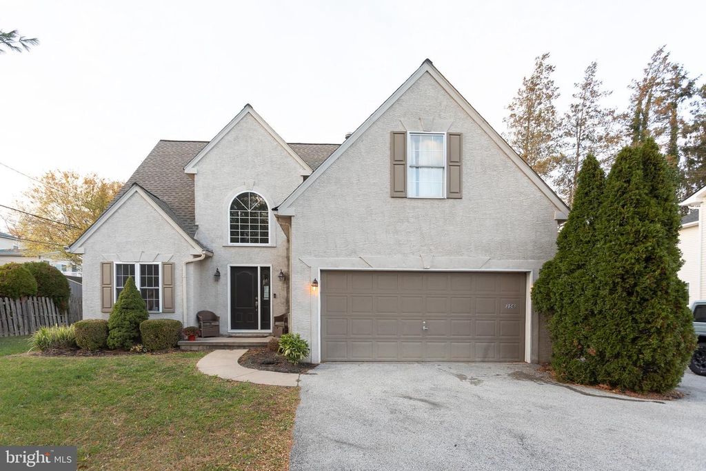 356 N STATE RD, Springfield, PA 19064