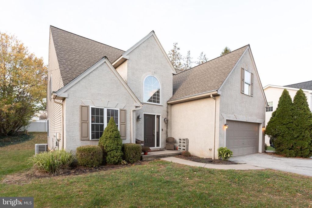 Image 2 of property listing at 356 N STATE RD, Springfield, PA 19064