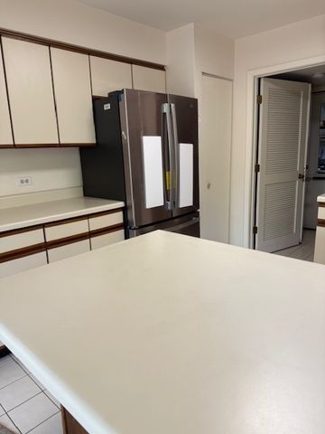 600 Sturnbridge Lane 600, Schaumburg, IL 60173