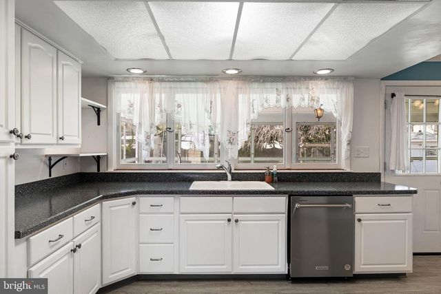 300 HAZEL AVE, Westville, NJ 08093