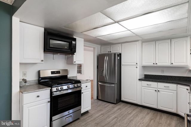 300 HAZEL AVE, Westville, NJ 08093