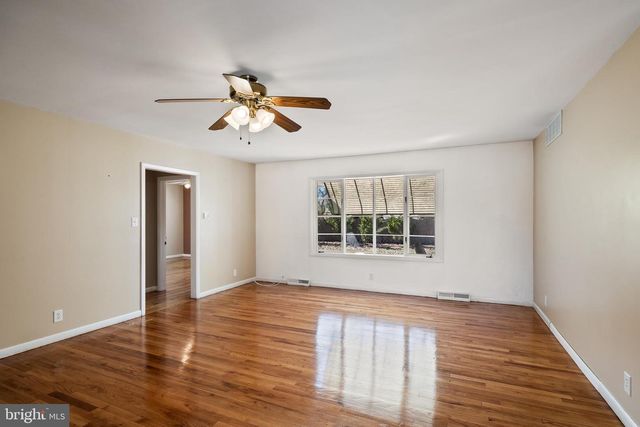 300 HAZEL AVE, Westville, NJ 08093