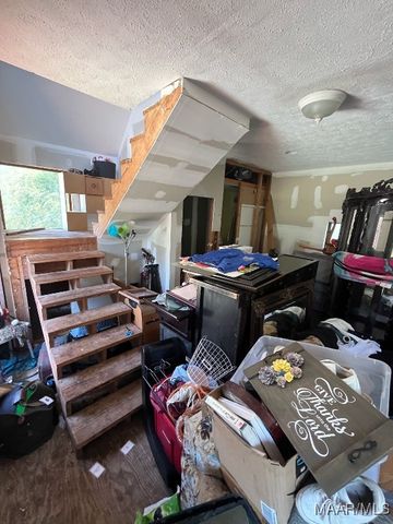 94 Rives Mill Loop, Deatsville, AL 36022