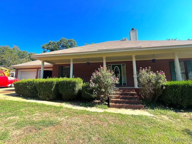 94 Rives Mill Loop, Deatsville, AL 36022