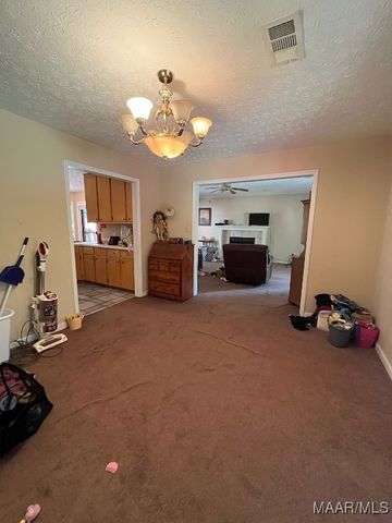 94 Rives Mill Loop, Deatsville, AL 36022