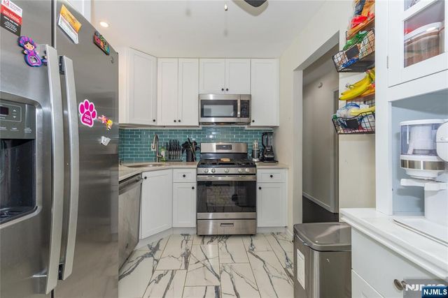 527 Lyster Avenue, Saddle Brook, NJ 07663