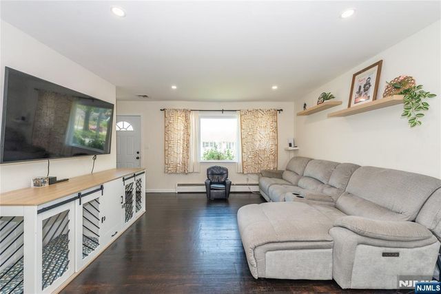 527 Lyster Avenue, Saddle Brook, NJ 07663