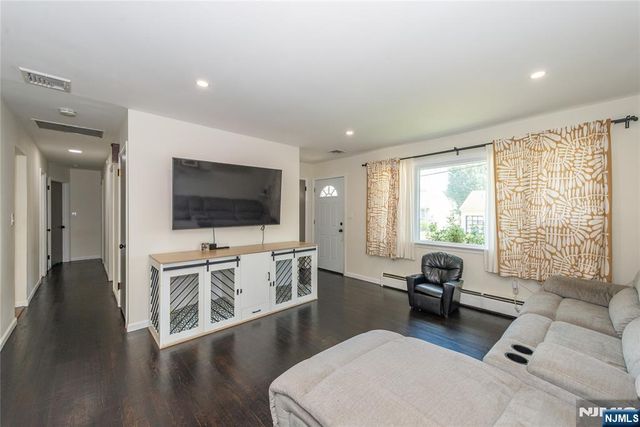 527 Lyster Avenue, Saddle Brook, NJ 07663