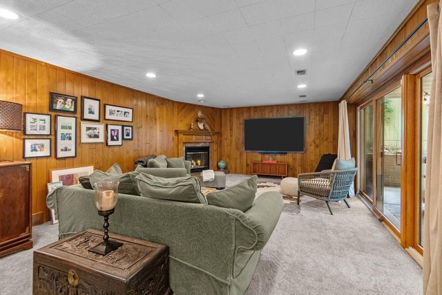 3616 E LEXINGTON DRIVE, Appleton, WI 54915