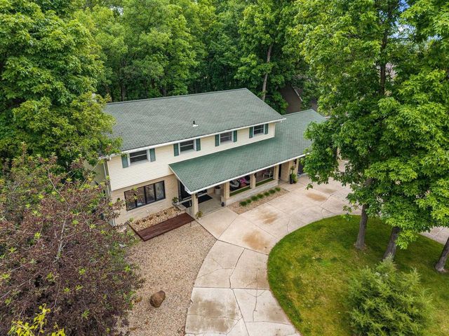 3616 E LEXINGTON DRIVE, Appleton, WI 54915