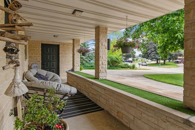 3616 E LEXINGTON DRIVE, Appleton, WI 54915