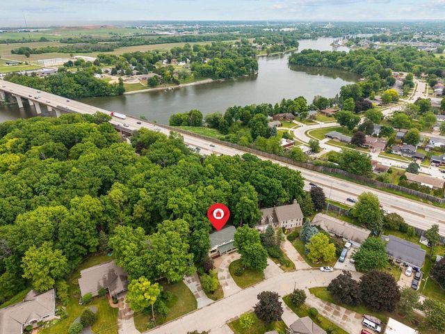 3616 E LEXINGTON DRIVE, Appleton, WI 54915