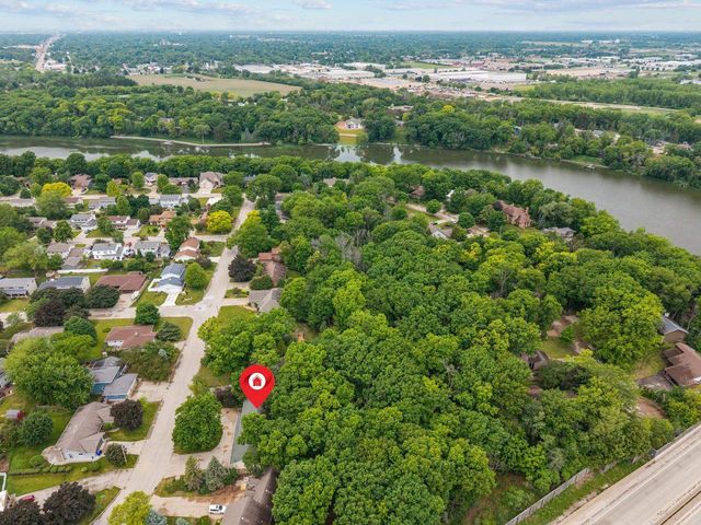 3616 E LEXINGTON DRIVE, Appleton, WI 54915