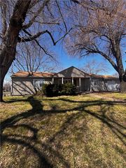 15090 WALMER Street, Overland Park, KS 66223