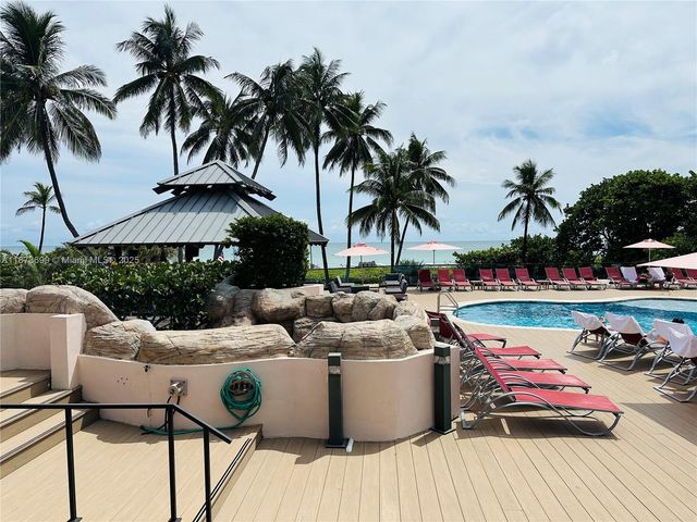 5225 Collins Ave 515, Miami Beach, FL 33140