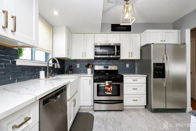 33 Shelly Road, Old Bridge, NJ 08857