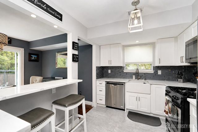 33 Shelly Road, Old Bridge, NJ 08857