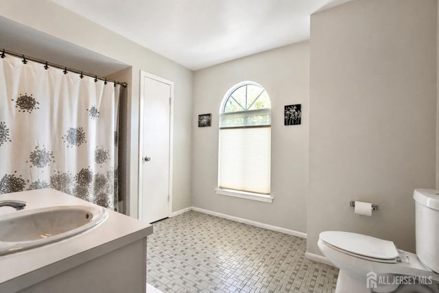33 Shelly Road, Old Bridge, NJ 08857