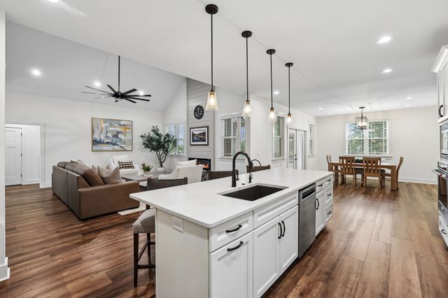 153 Cascade Dr, Winchester, TN 37398