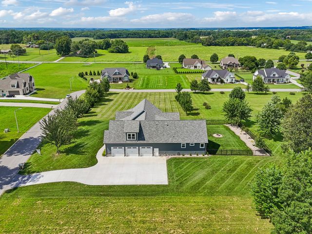 153 Cascade Dr, Winchester, TN 37398