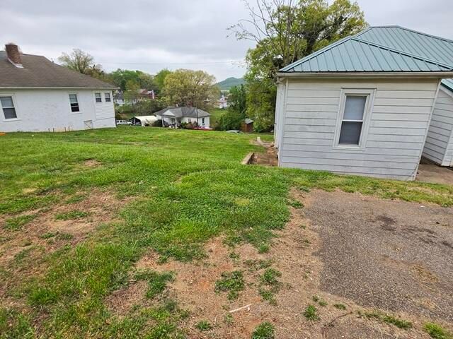 170 10th ST, Fieldale, VA 24089