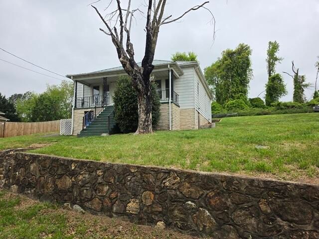 170 10th ST, Fieldale, VA 24089