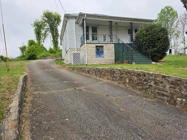 170 10th ST, Fieldale, VA 24089