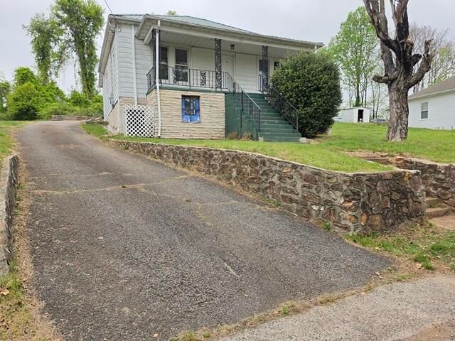 170 10th ST, Fieldale, VA 24089